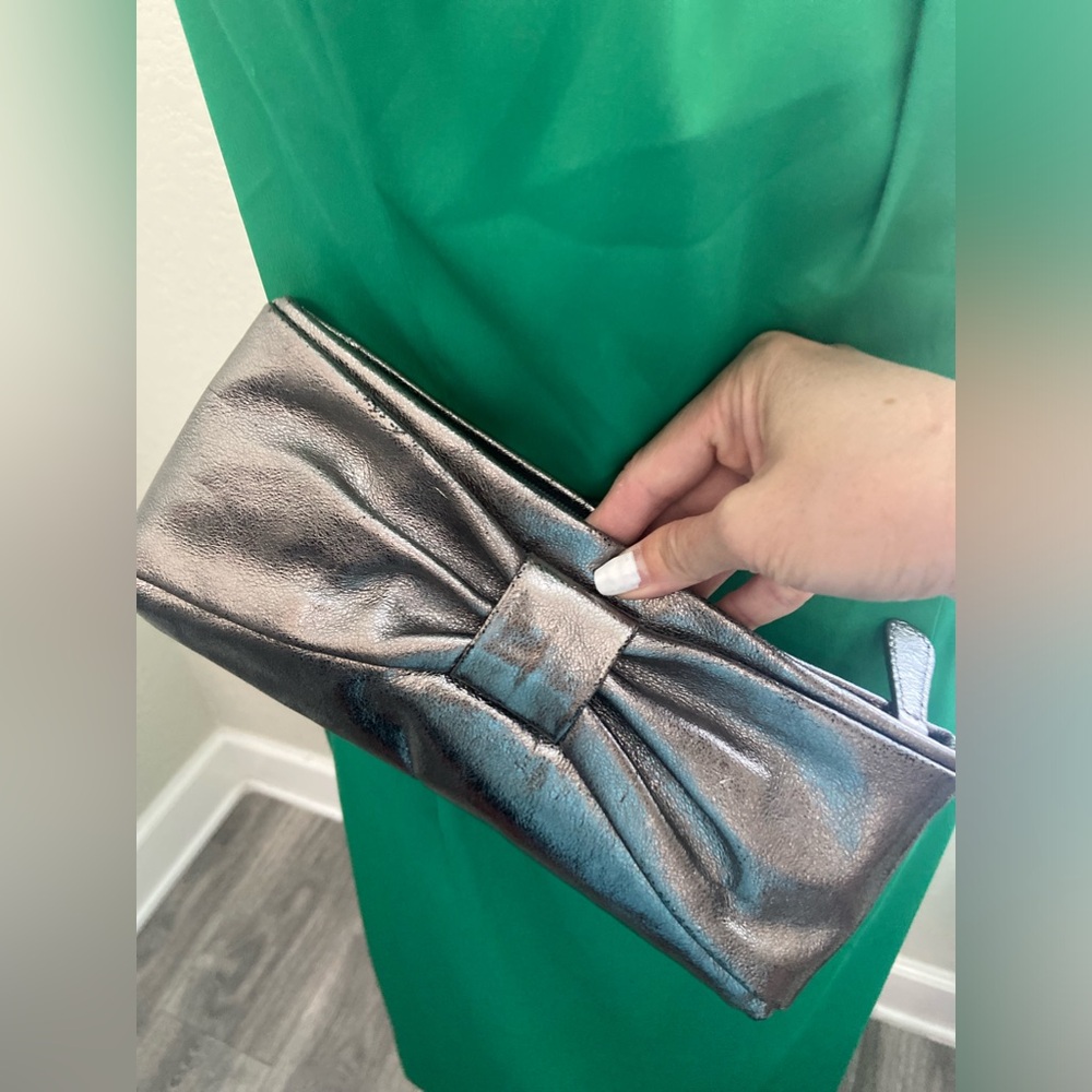 Orvieto Mettalic Silver Evening Bow Clutch Handbag
